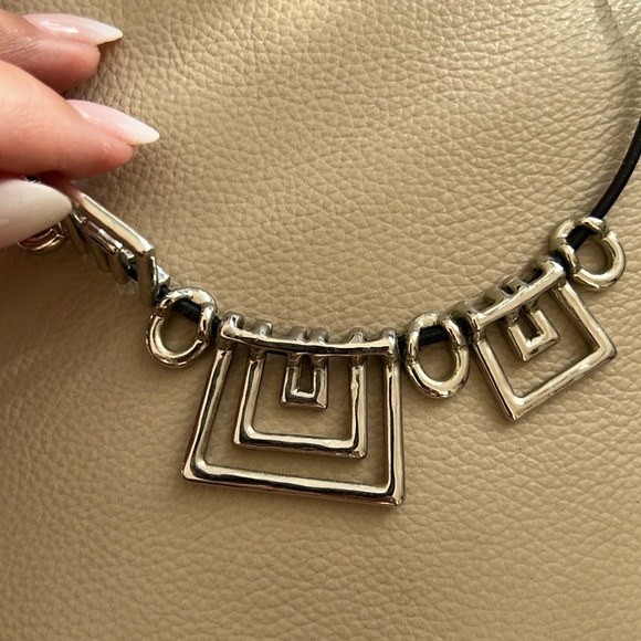 Vintage Necklace Silver and Black Leather with Lobster Clasp. - Picture 5 of 5